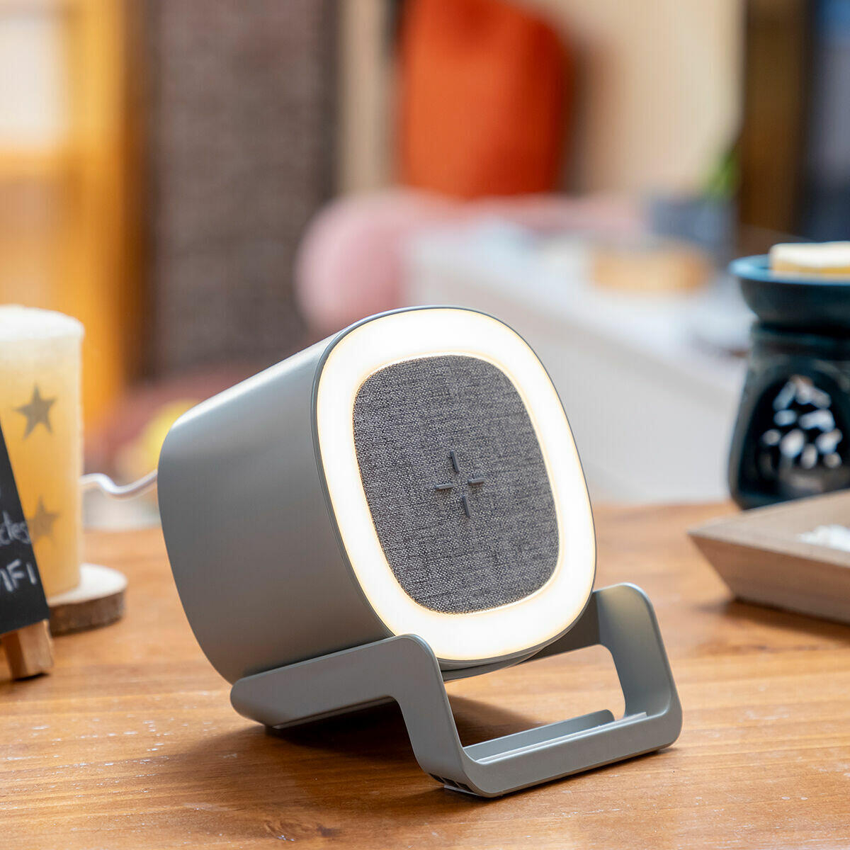 SoundCharge - Altavoz Cargador Inalámbrico con LED