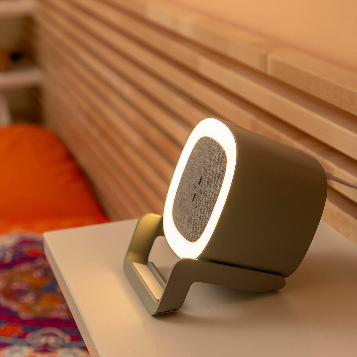 SoundCharge - Altavoz Cargador Inalámbrico con LED