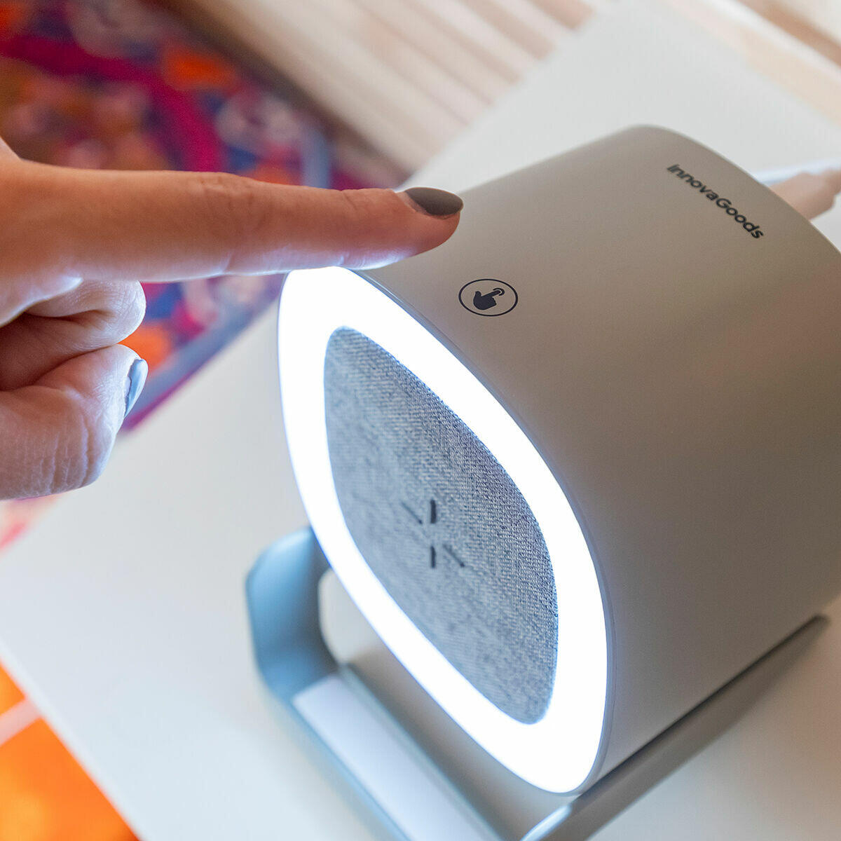 SoundCharge - Altavoz Cargador Inalámbrico con LED
